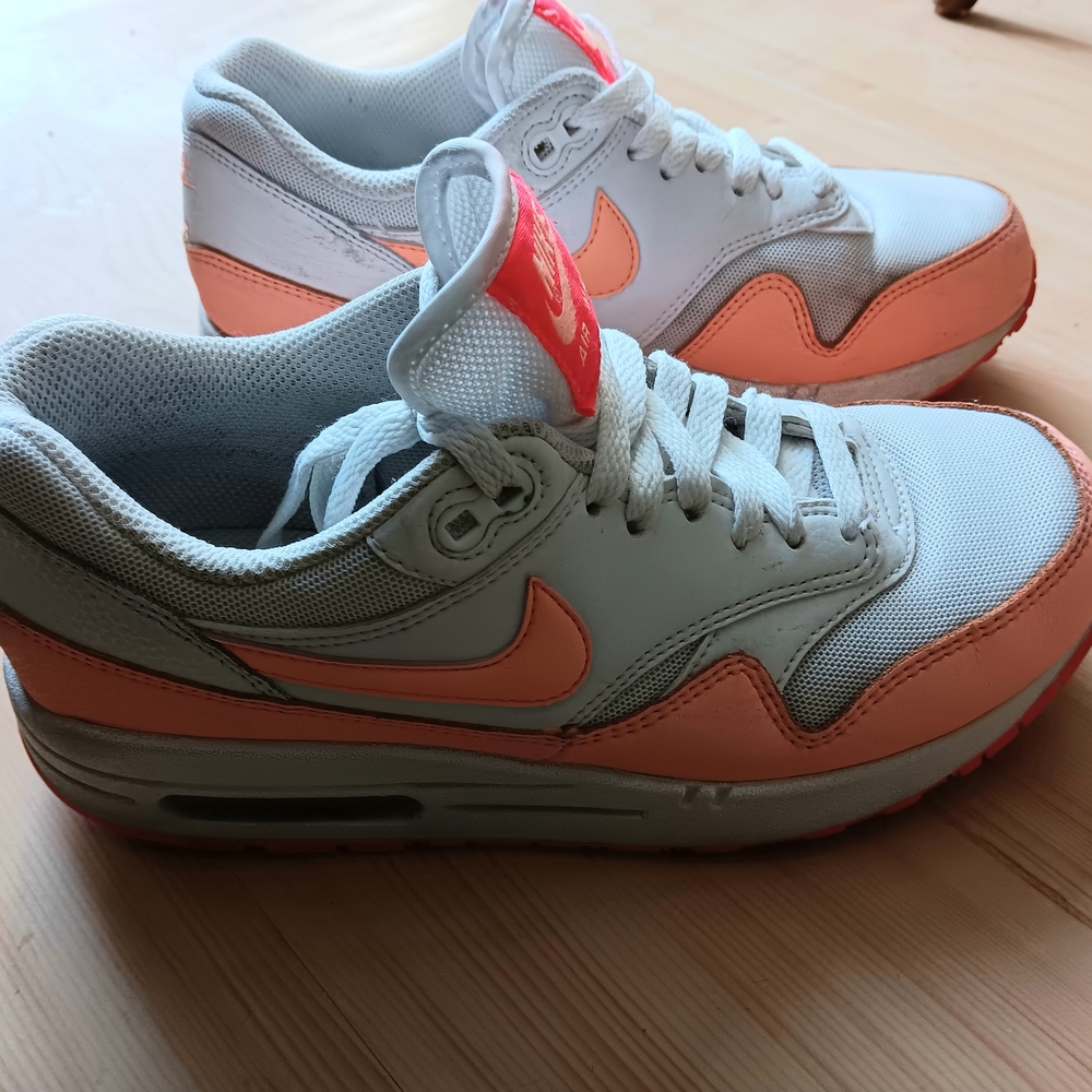 Nike Air Max Sneakers in White and Peach